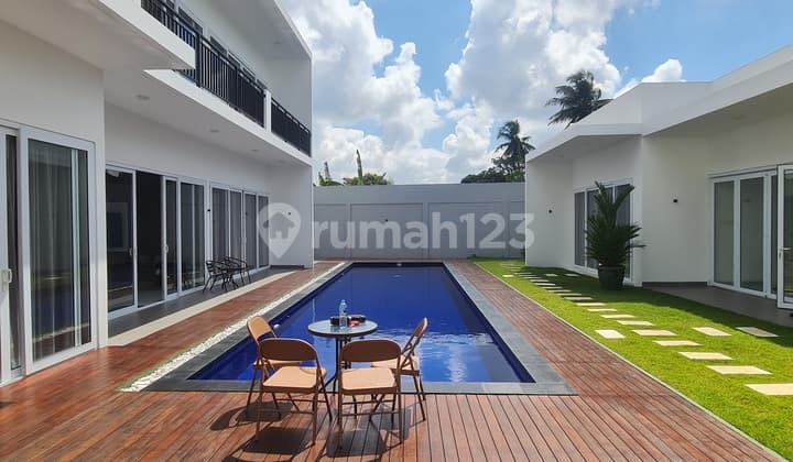 Luxury Six-Bedrooms Villa In Canggu