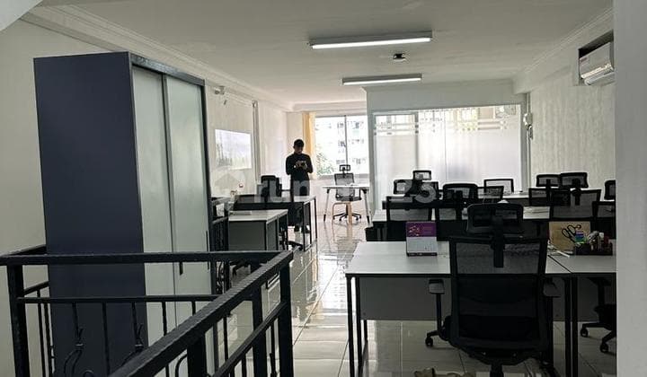 Ruko di Ruko Central Park Jakarta Barat, Jakarta Barat 300 m Bagus HGB