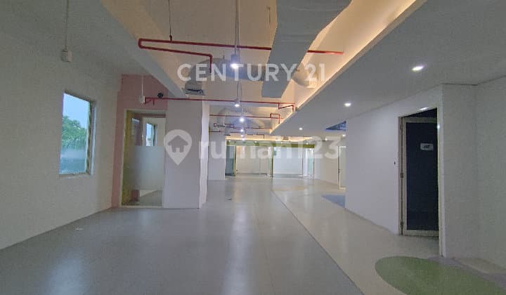 Sewa Kantor Kencana Tower Kebon Jeruk. 1 Lantai Full, Best Deal!