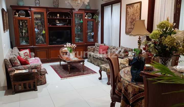 Rumah Bagus dan Asri Siap Huni di Bintaro Sektor 1