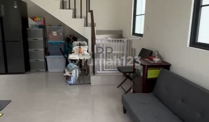 Rumah Minimalis 2 Lantai dalam Cluster Nempel Bintaro