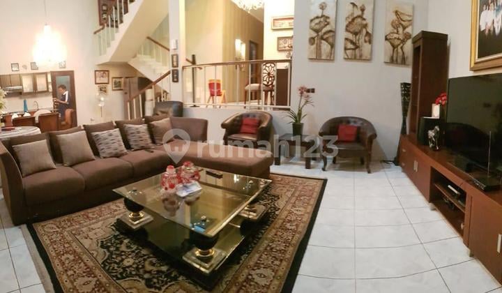 Luxurious and Spacious House in Cirendeu Area, South Jakarta