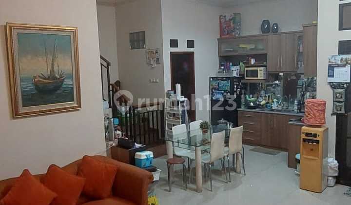 Rumah Minimalis 2 Lantai Dalam Komplek Kawasan Jombang Nempel Bintaro