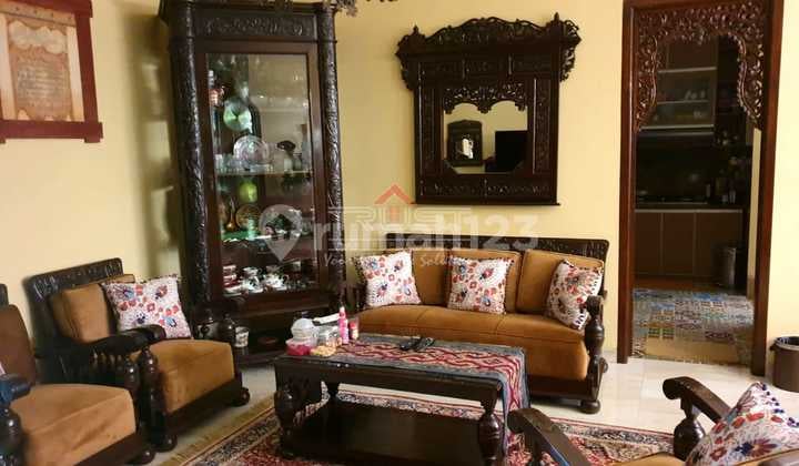 Rumah Bagus dan Terawat di Perumahan Elite Cinere, Nuansa Semi Etnik