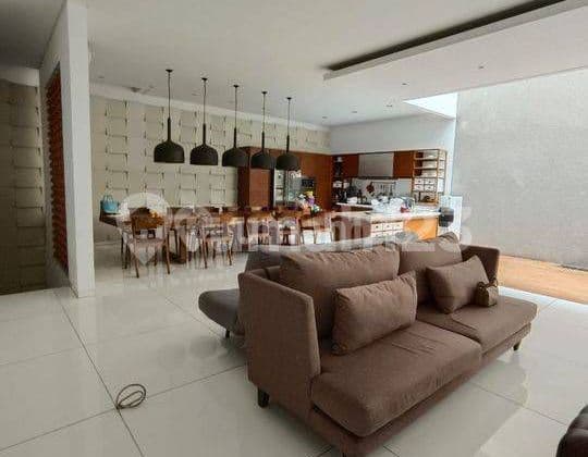 Rumah Di Pluit Murni 10x25, Furnish, 3,5 Lantai