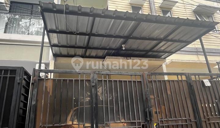 Ruko Kavling Polri, 3 Lantai, Rapi, Siap Huni