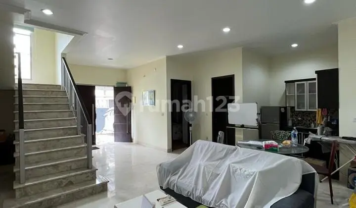 Rumah Golf Island Pik 8X15, Rapi dan Siap Huni