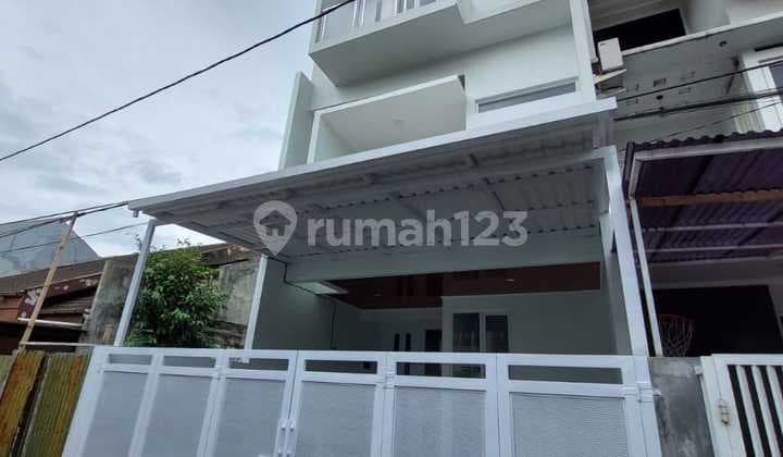 Rumah Asri Dan Nyaman di Jl. Kolenang Buah Batu Bandung