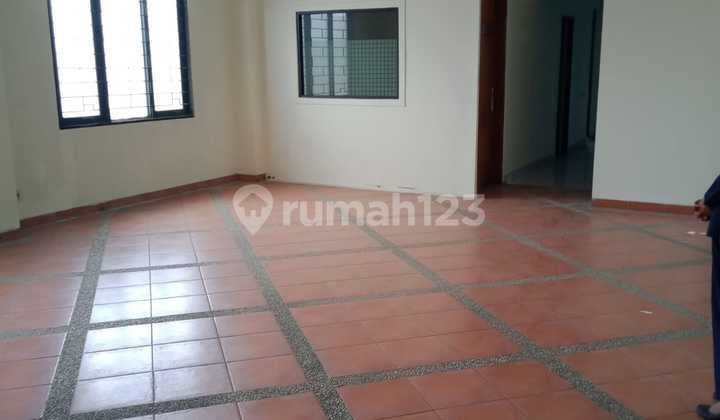 Ruko 4 Lantai Lokasi Strategis Buah Batu
