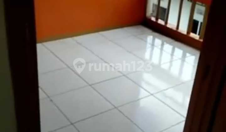 Rumah di Komplek Perumahan Grand Bunga Lestari