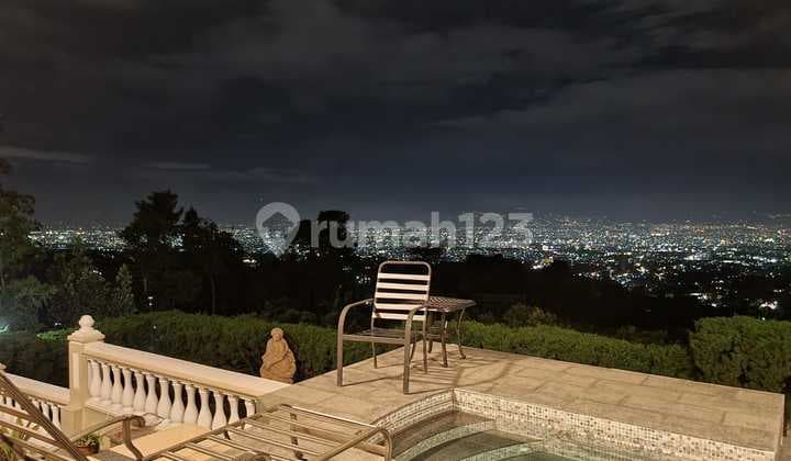 Villa Super Mewah di Dago Atas
