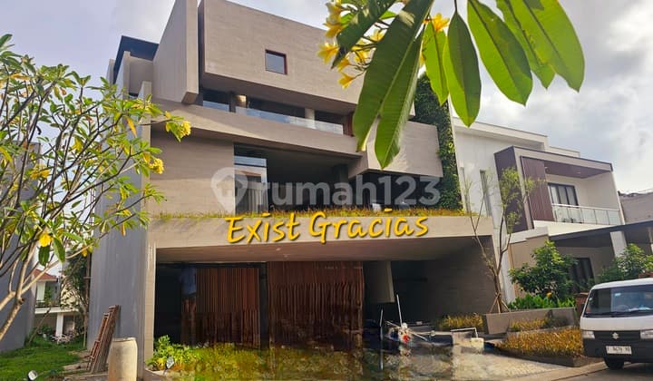 Rumah Mewah Ala Villa Resort di Alam Sutera,Desain Minimalis Special Biophilic Lighting With Swimming Pool dan Inner Courtyard