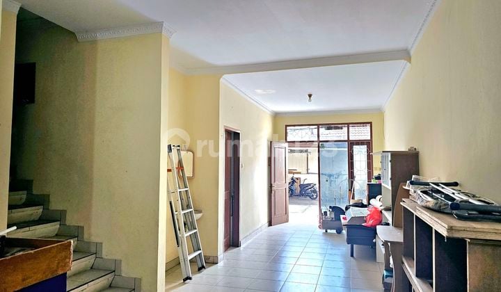 Cheapest Metro Permata House Closest to Karang Tengah Toll Exit, super spacious master bedroom and carport fits 2 cars.