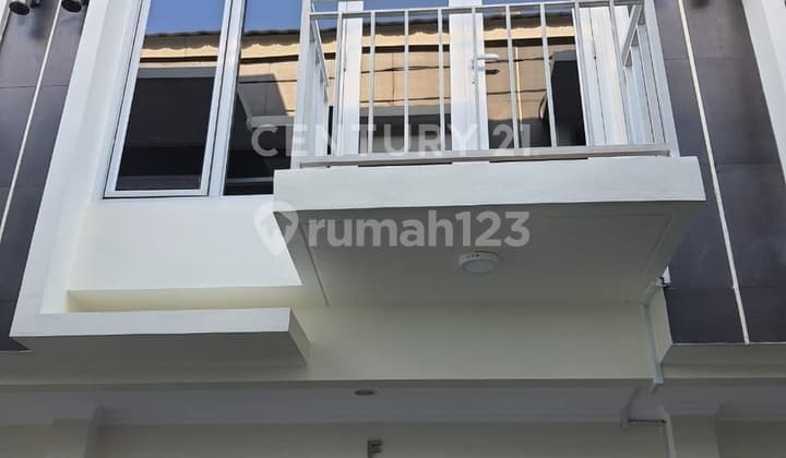 RUMAH CLUSTER 2LT READY SIAP HUNI DI CEMPAKA PUTIH JAKPUS