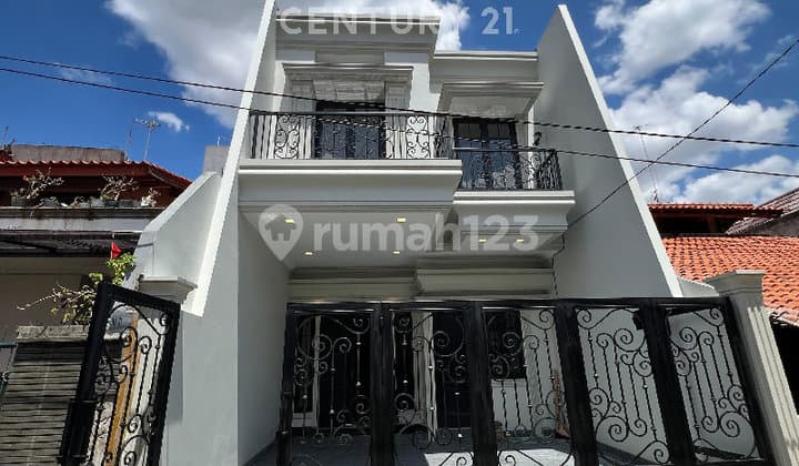 New House Near Al Azhar Muhammadiyah Rawamangun, East Jakarta