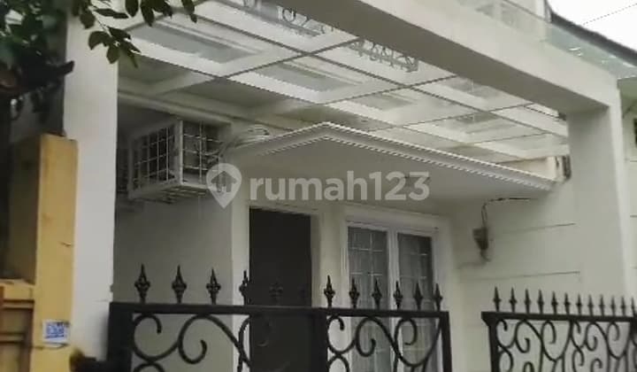 Brand New Minimalis Tebet Dengan Lokasi Strategis Dijual Cepat