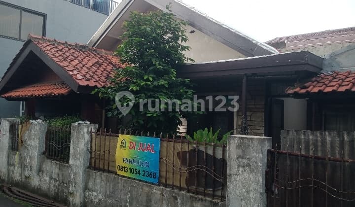 Rumah Tebet Dekat Taman Eco Park Dijual Cepat