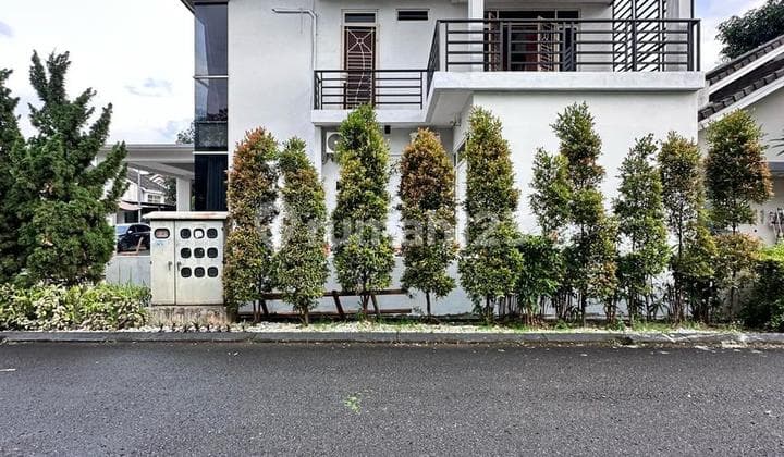 Beautiful brand new minimalist in a strategic location for quick sale