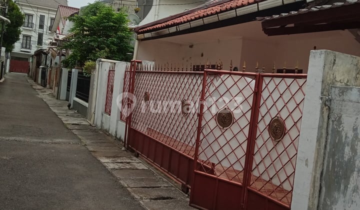 Rumah Siap Huni Tebet, Cocok untuk Tinggal Maupun Kantor