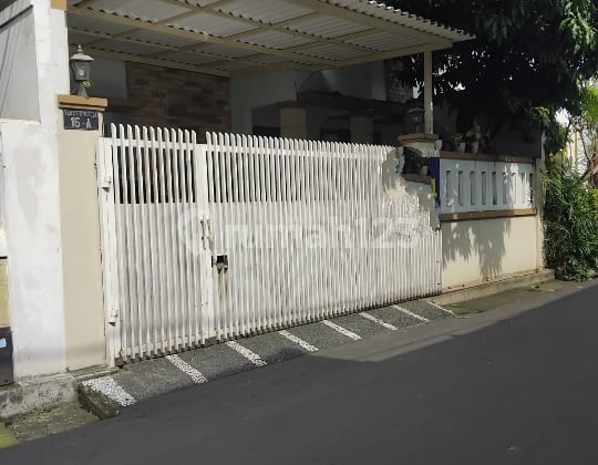 Brand New Minimalis Jalan 2 Mobil Dijual Cepat