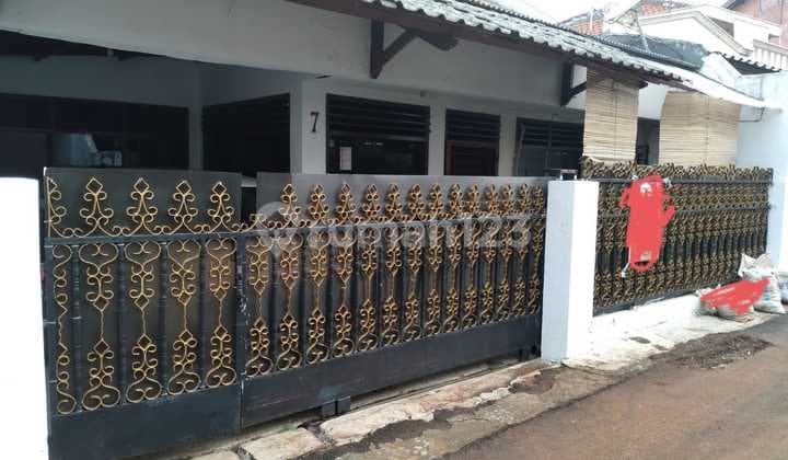 Rumah Siap Huni Tebet dengan Lokasi Strategis Dijual Cepat