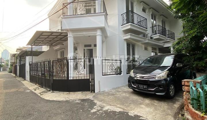 Rumah KEREN DI TEBET dengan lokasi strategis disewakan cepat