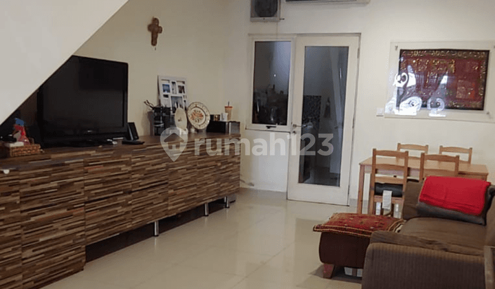 Dijual Rumah Golf Lake San Lorenxo Uk 4x15