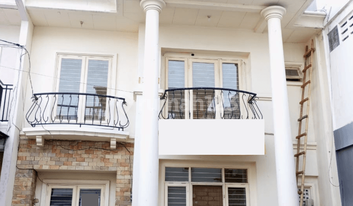 Dijual Rumah Hoek Mutiara Taman Palem uk 8x15