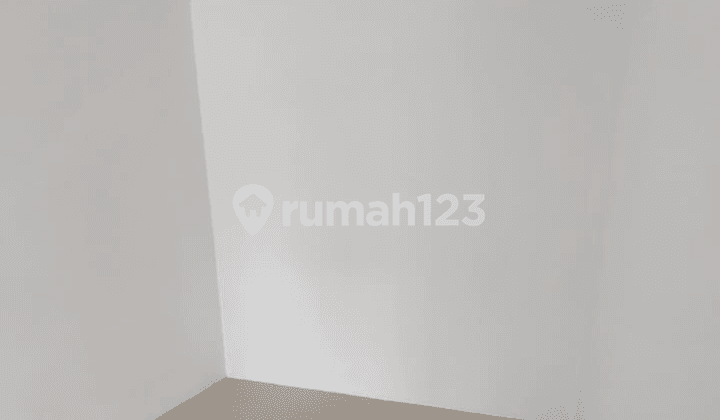 For rent, Green Court house, size 10x22