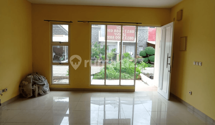 Disewakan Rumah Golf Lake Cengkareng Bersih Buruan