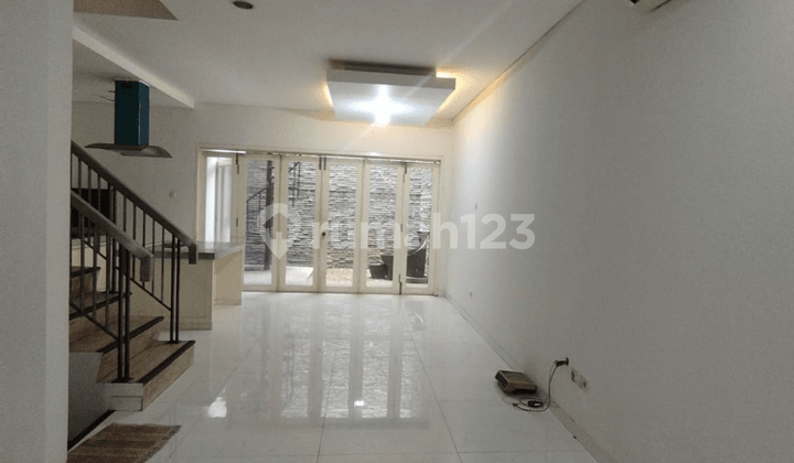 Hurry, Golf Lake Cengkareng House for Rent Size 6x18