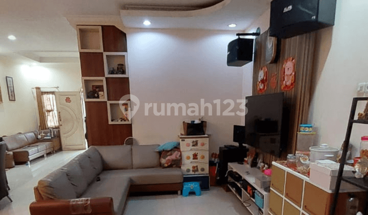 Rumah Malibu City Resort Hadap Jalan Boulevard Hadap Barat