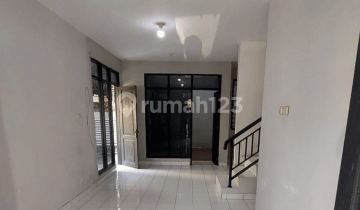 Rumah 2 Lantai Siap Huni di Mtp Luas, Nyaman, Lokasi Strategis!