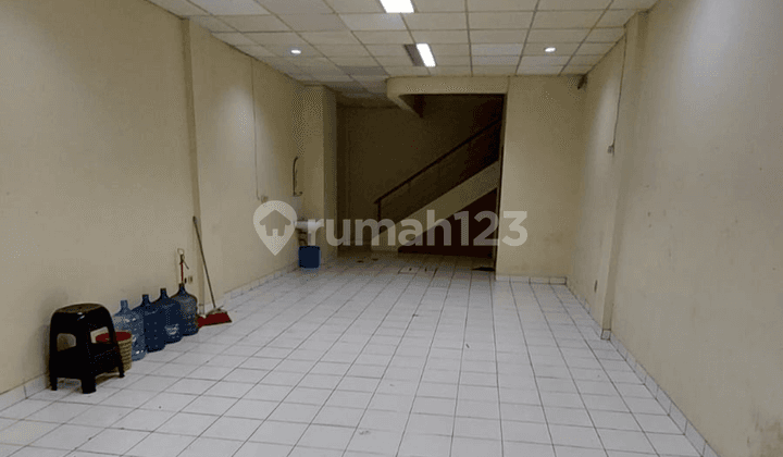 Strategic Terrace Shop House in Bandengan Indah, Ready-to-Use for Office & Business
