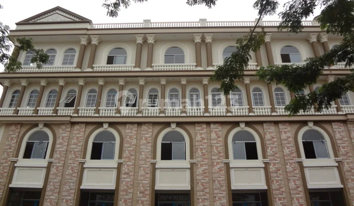 Rukan Sentra Niaga di Green Lake City di Jual 5X15 Jarang Ada Jalanan Lebar