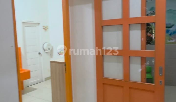 Ruko Ganden with Boulevard View in Green Lake City For Rent