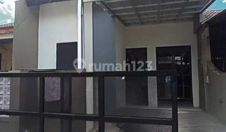 Ready-to-Occupy House Near Tangsel Mayor, Close to Toll Road and Station Access