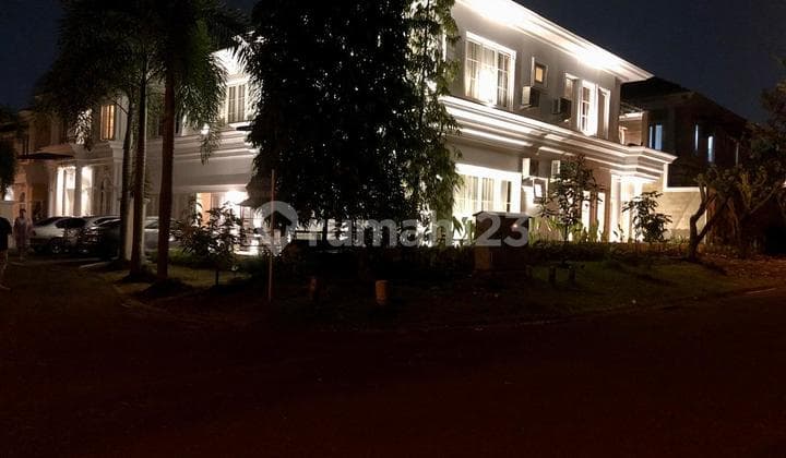 Rumah Mewah Hook Siap Huni di BSD City.