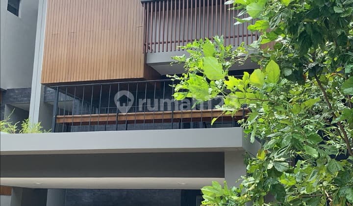 Fully Furnished Neat House Ready to Occupy Greenwich Park BSD Tangerang GP805