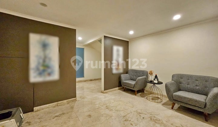 Rumah dengan kolam renang Pondok Hijau Golf Gading Serpong Tangerang PHG12011