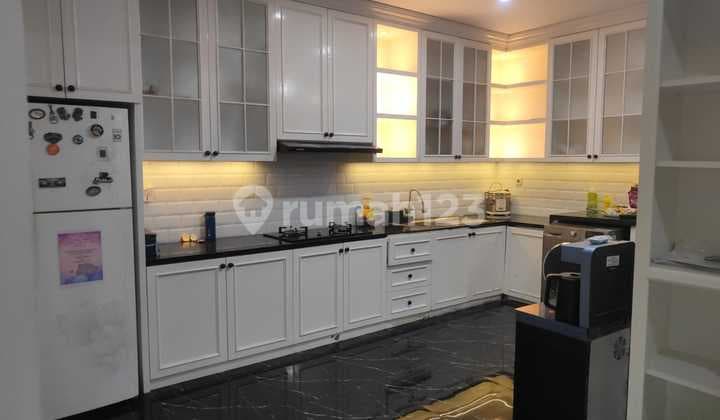For Rent: Large Furnished House in Kota Baru Parahyangan Kbp, 6 Bedrooms & 400 M² Building