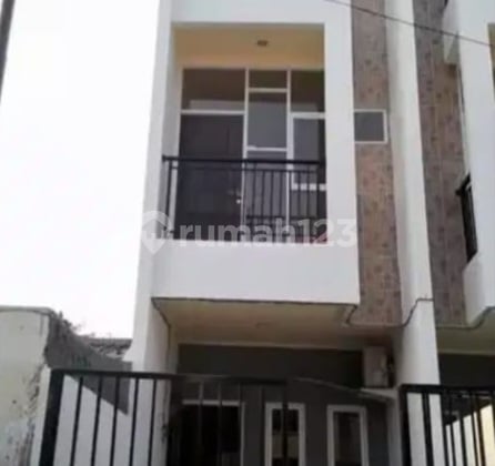 Dijual Rumah Termurah Rapi dan Siap Huni di Jl. Akasia Cengkareng