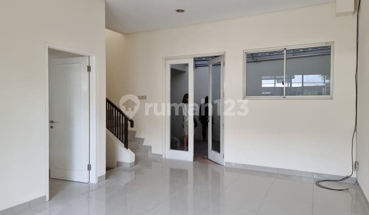 Disewakan Cepat Rumah Rapi di Puri Mansion Luas 8x15 Siap Huni