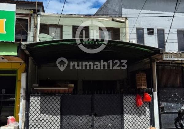 Rumah Lokasi Strategis di Raya Kelapa Gading, Jakarta Utara