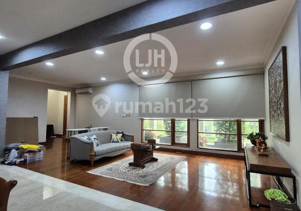 Rumah Mewah Komplek Eksklusif di Bukit Gading Vila, Kelapa Gading, Jakarta Utara