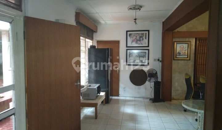 Dijual Cepat Rumah Hitung Tanah di Kebon Jeruk Lokasi Strategis Akses Berbagai Fasilitas