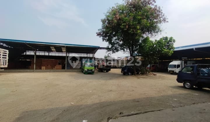 Gudang Strategis di Bekasi Barat Pekayon - Siap Pakai, Lokasi Utama