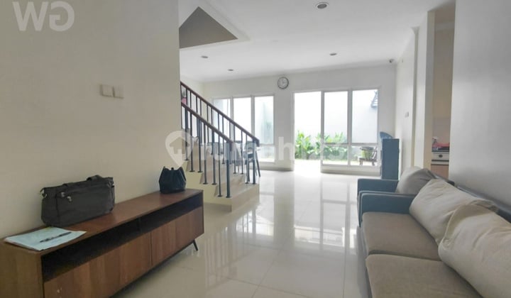 Rumah Disewakan di Grand Wisata Cluster Water Spring - 2 Lantai, Fully Furnished, Lokasi Strategis