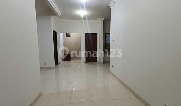 For rent: house, grand wisata