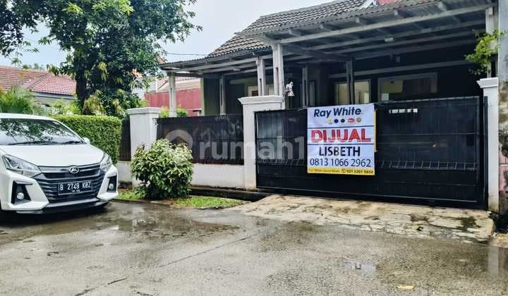 Rumah Hoek , Dukuh Zamrud . Bekasi Timur